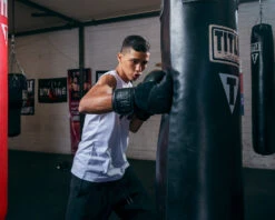 TITLE Black Blitz Bag Gloves 15 TITLE Black Blitz Bag Gloves -Titleboxing Shop BKVBGBK 1