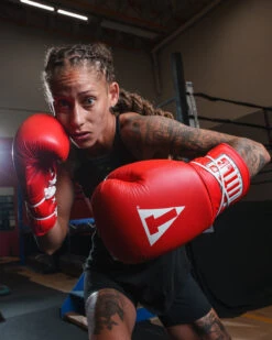 TITLE Classic Leather Lace Training Gloves 2.0 -Titleboxing Shop CTSGL2RD 1