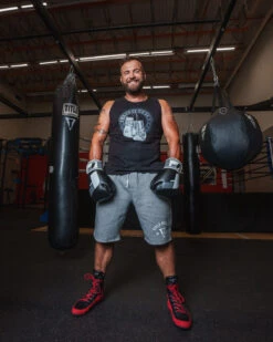 TITLE Boxing Vintage Hanging Gloves Tank -Titleboxing Shop LTA7BK 1 54fccf40 7561 4e13 bf05 0e02fad83cf8