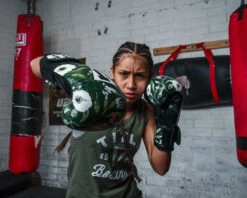 TITLE Boxing Floral Bag Gloves -Titleboxing Shop OAFLBGFL 2