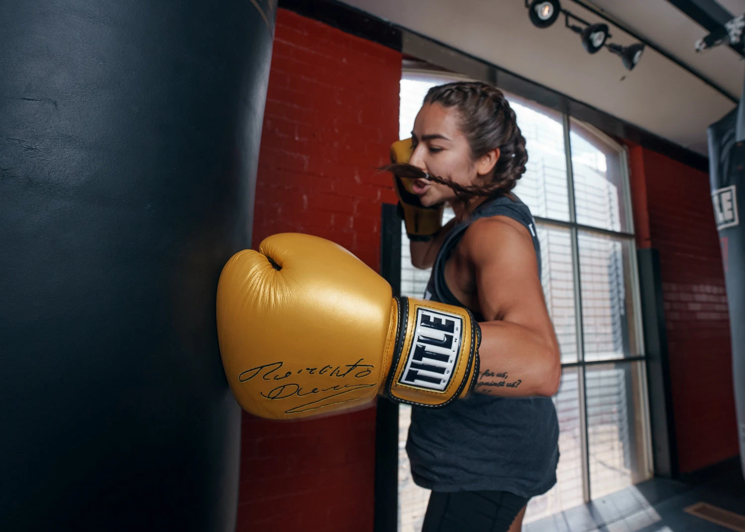 TITLE Boxing Roberto Duran Leather Training Gloves 4 TITLE Boxing Roberto Duran Leather Training Gloves - Image 2