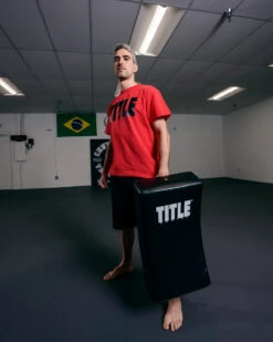 TITLE Boxing Pro Punch Shield 2.0 -Titleboxing Shop TBSH2BK 3