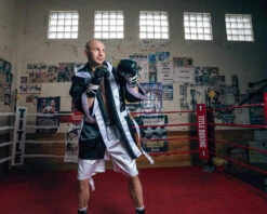 TITLE Boxing Pro Fingertip Robe 2.0 -Titleboxing Shop TSRF2BKWH 1