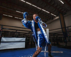 TITLE Boxing Pro Fingertip Robe 2.0 -Titleboxing Shop TSRF2BLWH 1 64c485e2 d033 4b7f b905 8338ef6fd7c8