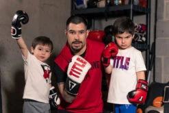 TITLE Boxing Youth Bag Gloves 28 TITLE Boxing Youth Bag Gloves -Titleboxing Shop a7301049 ytbbg