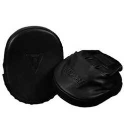 TITLE Black Punch Mitts 2.0 -Titleboxing Shop bkpm2 4