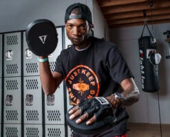 TITLE Boxing Razor Punch Mitts 2.0 -Titleboxing Shop rzpm2 bk 1