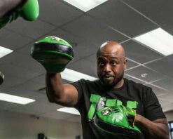 WBC By TITLE Boxing Focus Mitts -Titleboxing Shop wbcpm